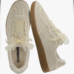 Cushionaire Women's Cream Lace-Up Sneakers